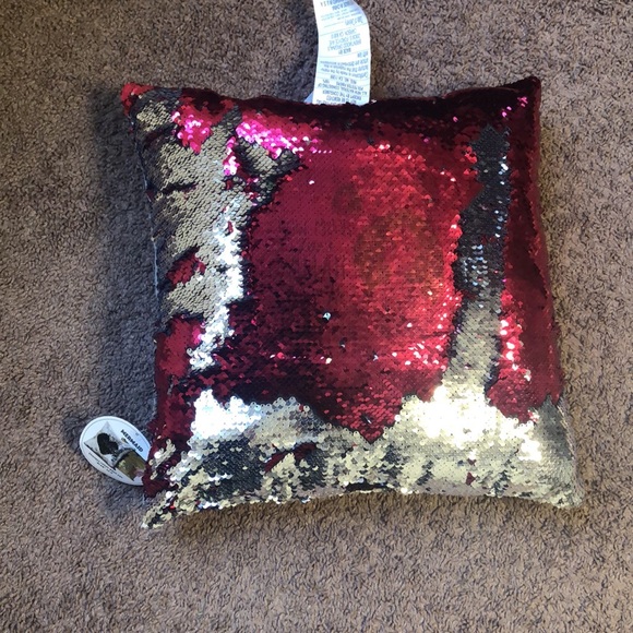 Accessories - Sequin Changing Pillow